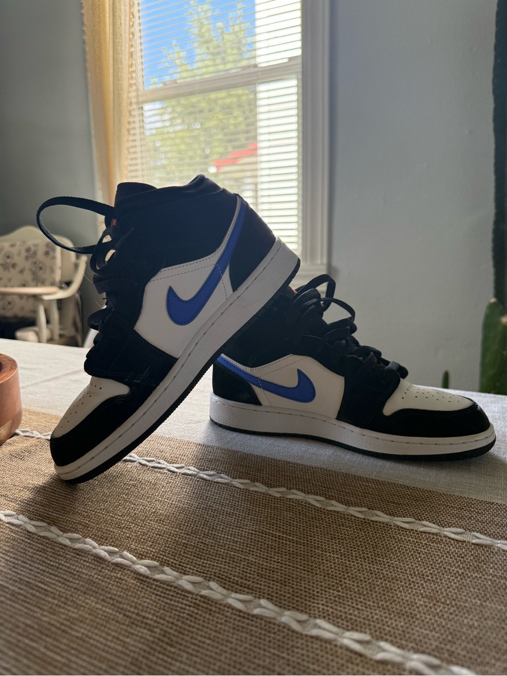 Nike Kids Black/White/Royal Blue Mid-Top Sneakers